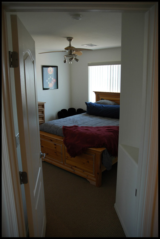 26-bedroom2